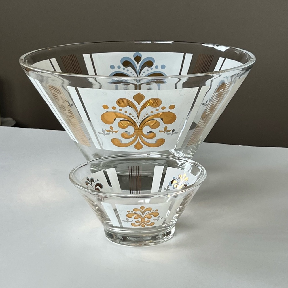 Anchor Hocking Festive Fleur De Lis chip & dip bowls 1963